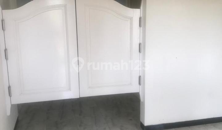 Affordable Ready-to-Occupy House Near Joyoagung Campus 8 Minutes from UB 2