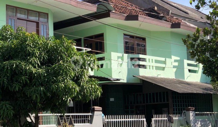 Rumah Kos Putri Full Penghuni di Tengah Kampus Kota Malang