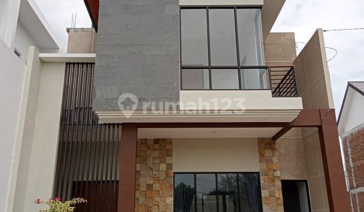Rumah Hunian Premium di Poros Jalan Raya Kepuharjo SBY-Batu Grand Raya Residence Rumah Hunian Premium di Poros Jalan Raya Kepuharjo SBY-Batu Grand Raya Residence