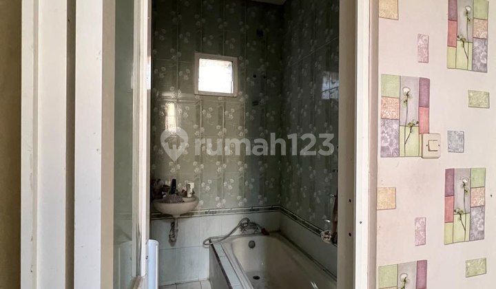 For Sale Residential House on the Main Roadside, Batu City 2