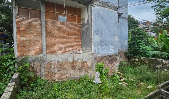 2-Story Boarding House Near Umm - Great Profit Potential! 1