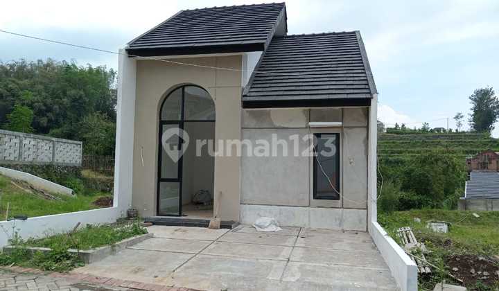 Dijual Murah Rumah Villa Strategis di Tawangargo Batu Malang