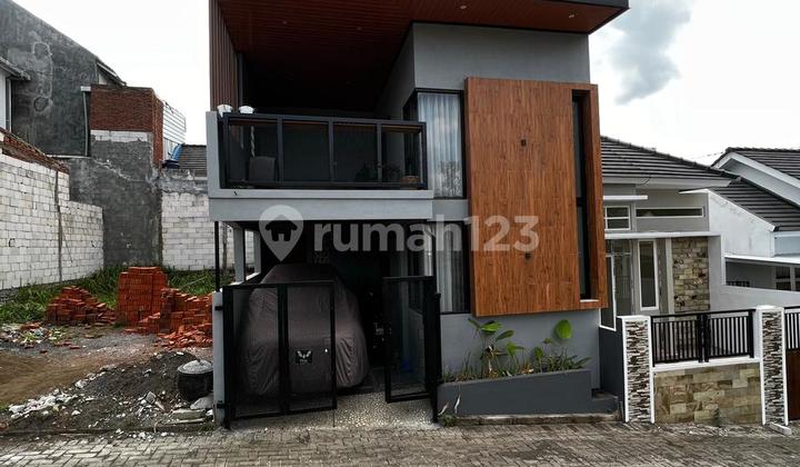 Rumah Modern Mimimalis Estetik di Sukun Kota Malang  2