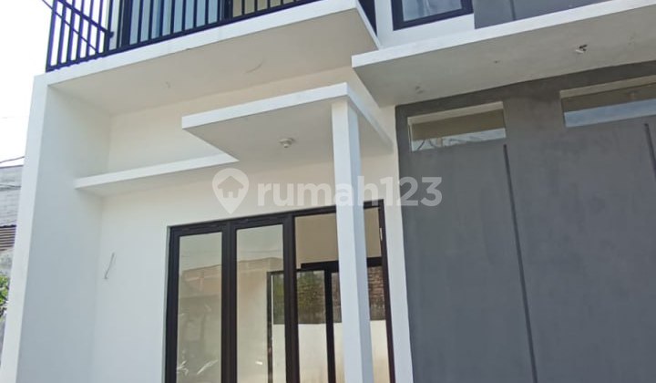 New Ready-to-Occupy House for Sale, Hook Position in Purwoasri, Singosari