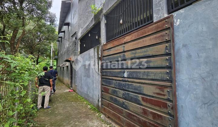 2-Story Boarding House Near Umm - Great Profit Potential! 2