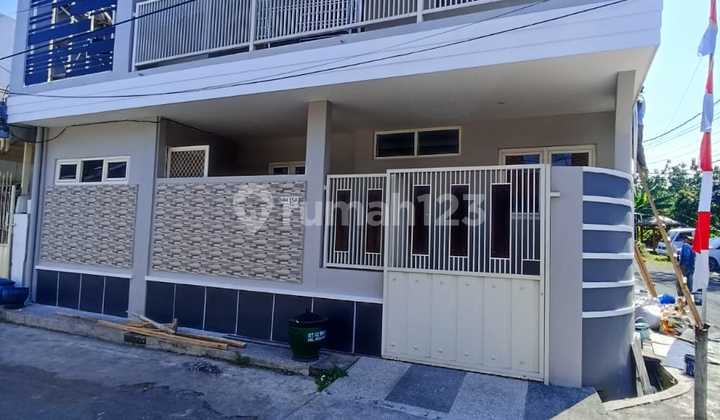 Rumah Mewah Istimewa dengan Kamar Banyak di Joyogrand Malang