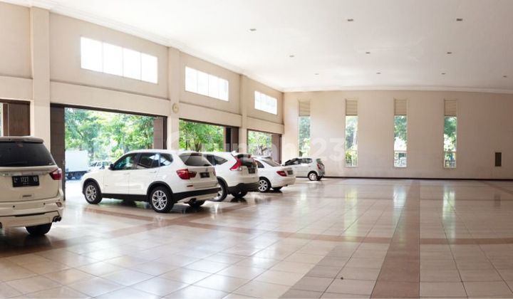 Ready-to-Use Commercial House in the Center of Sby City