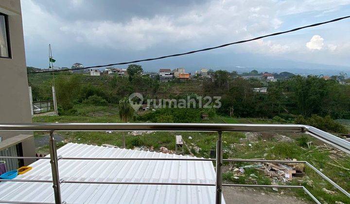 Rumah Hook Furnish Ada Kolam Renang di Patimura Temas Kota Batu 2