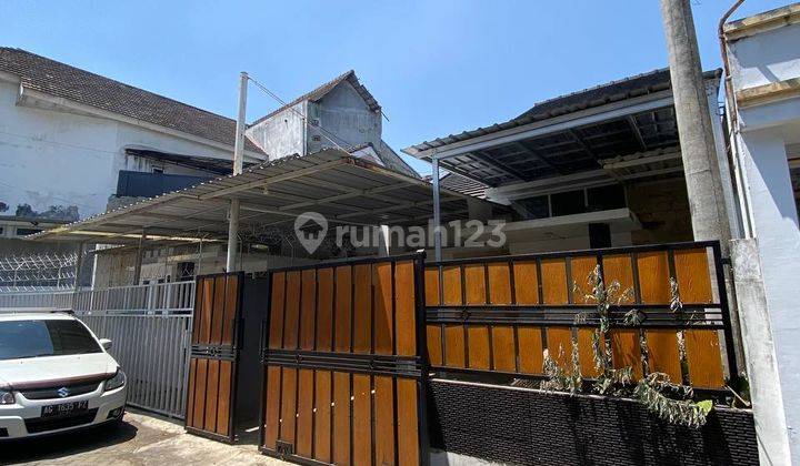 Rumah Minimalis Modern di Simpang Dieng Malang SHM Furnish 2