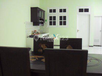 Rumah Villa Klasik Terawat Furnished di Pusat Kota Batu 2