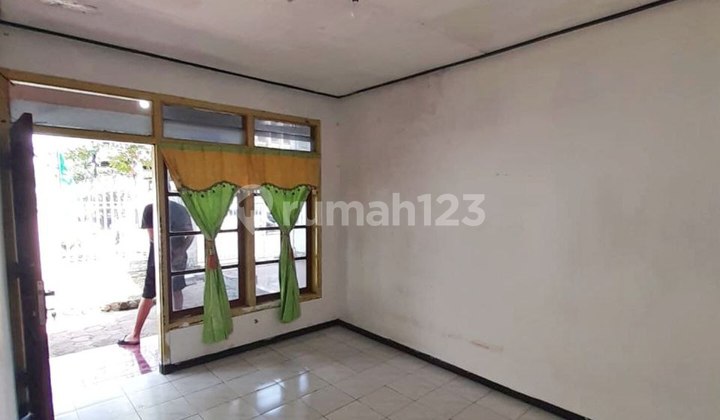 For Sale, Well-Maintained SHM House in Pbi Blimbing Araya Malang 2