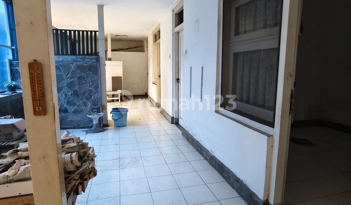 Disewakan Rumah Vintage Estetik Terawat di Simpang Ijen Klojen Malang 2