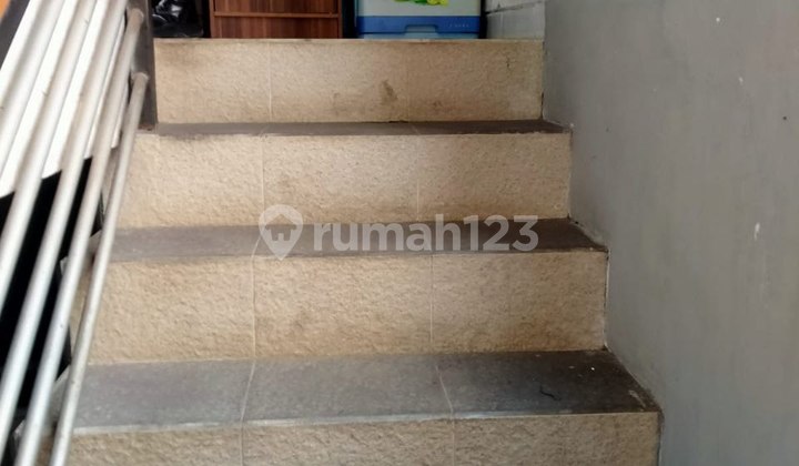 Ruko 3 Lantai Strategis Dekat Alun Alun Kota di Ngaglik Batu 2