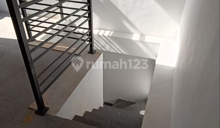 Well-Maintained House Hot Offer Dieng Malang Area 2