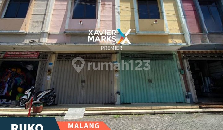 For Sale: Commercial Building in a Busy Area on Kauman Klojen Street, Malang 1
