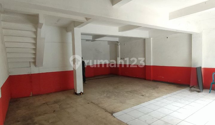 Disewakan Ruang Usaha Dekat Stasiun di Gatot Subroto Klojen Malang 2
