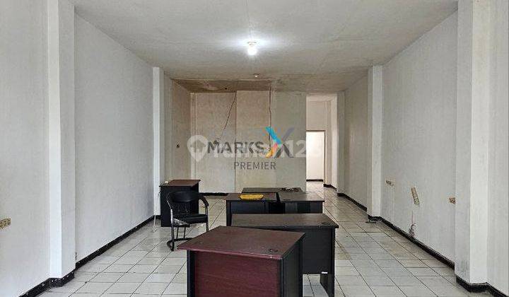 Ruko Strategis 2 Lantai di Galunggung Klojen Malang Parkir Luas 2