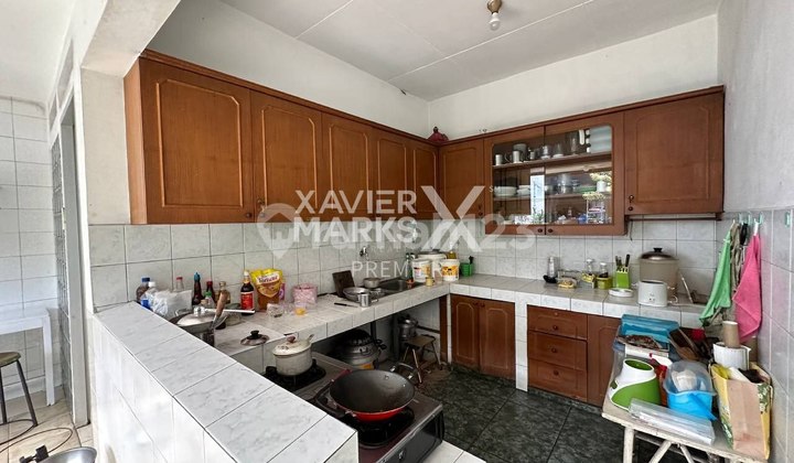 For Sale, Midtown House Suitable for Cafe Business in Klojen, Malang 2