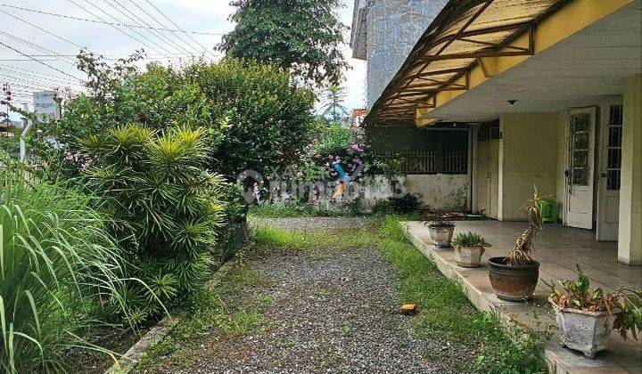 Rumah Klasik Strategis di Jalan Raya Dieng Klojen Malang 2