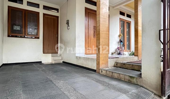Beautiful Serene House with a Strategic Location in Pasar Minggu, South Jakarta 2
