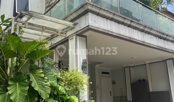 Rumah Cantik 3Lt SHM di Bali View Tangerang Selatan