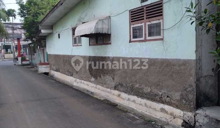 Rumah Lama Lokasi Dipinggir Jalan di Cawang 2