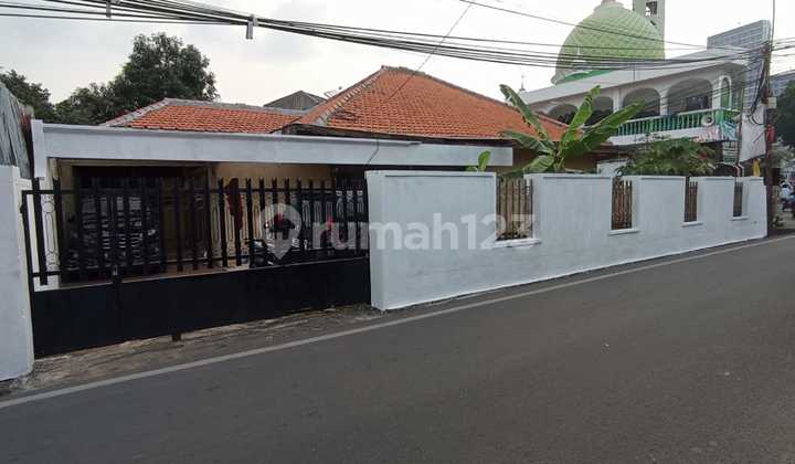 Rumah Lokasi Strategis Pinggir Jalan di Pancoran Jaksel