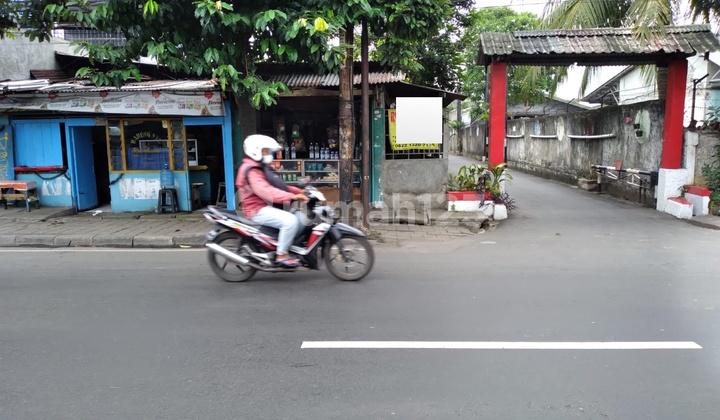 Rumah Lama Lokasi Dipinggir Jalan di Cawang