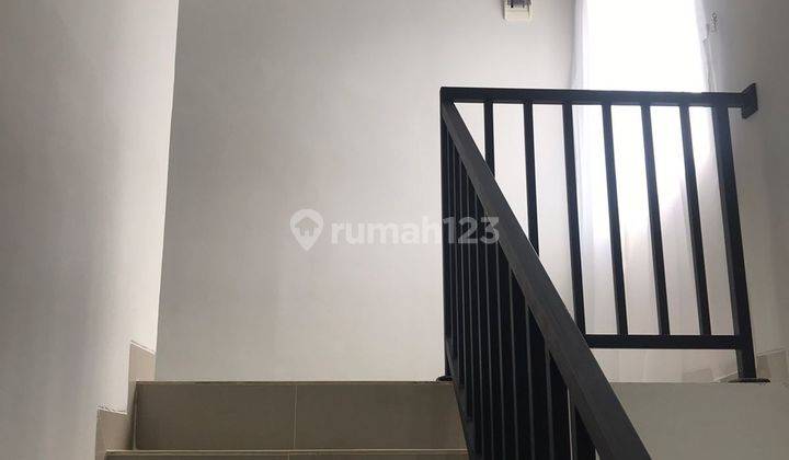 For Rent, 1 Unit Rumah di Azure Bay  4