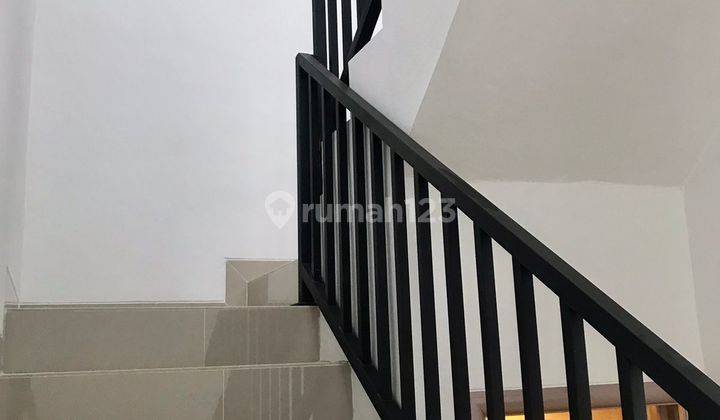 For Rent, 1 Unit Rumah di Azure Bay  12