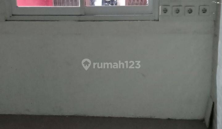 Dikontrakkan murah Ruko komersil 2 lt  2