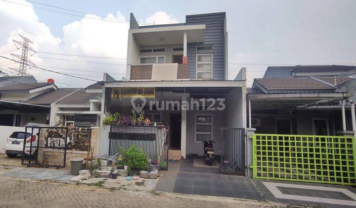 Rumah 2 Lantai Kondisi Bagus Siap Pakai Di Grand Depok City  1