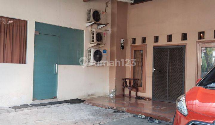 Dijual cepat/ murah rumah di pinggir jalan area bisnis di pejaten timur 1