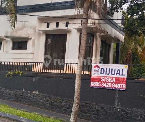 Dijual Murah Rumah Luas 2 Lt Berkolam Renang Di Gema Pesona