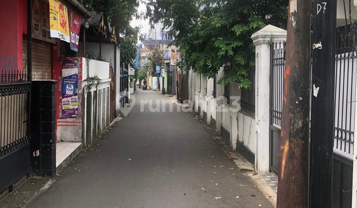 Land on Jl Pedurenan, Cilandak SHM 120 square meters