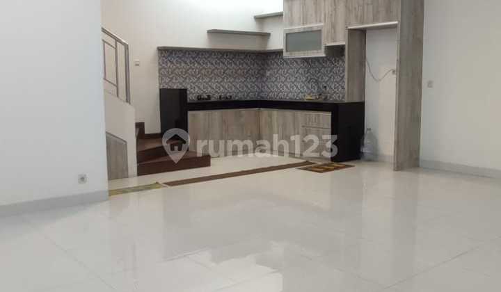 Rumah Dijual Nyaman dan Terawat di Taman Kopo Indah 3, Kab Bandung 25 2