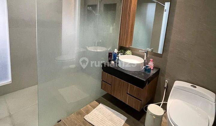 Rumah lux dijual di Garuda SHM Bagus Barat 8