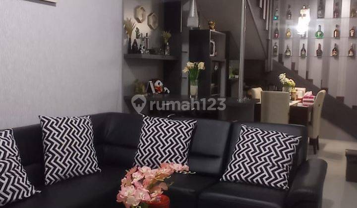 Rumah Dijual Semi Furnish 2 Lantai di Sayap Astanaanyar , Bandung 1