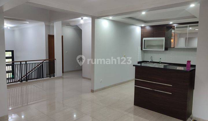 Rumah Dijual Nyaman 2,5 Lantai di Setiabudi Regency, Bandung 2