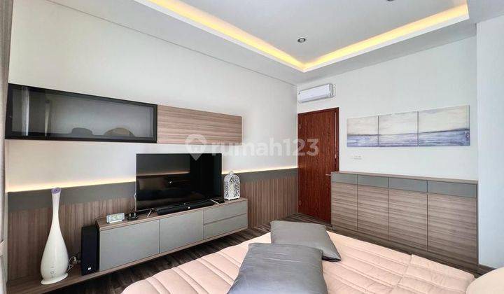 Rumah Dijual Cantik Full Furnish di Area Setra Duta Bandung 2