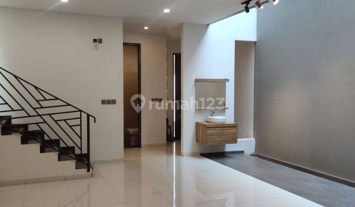 Rumah Dijual Baru Premium di Sayap Setrasari Sutami , Bandung 1