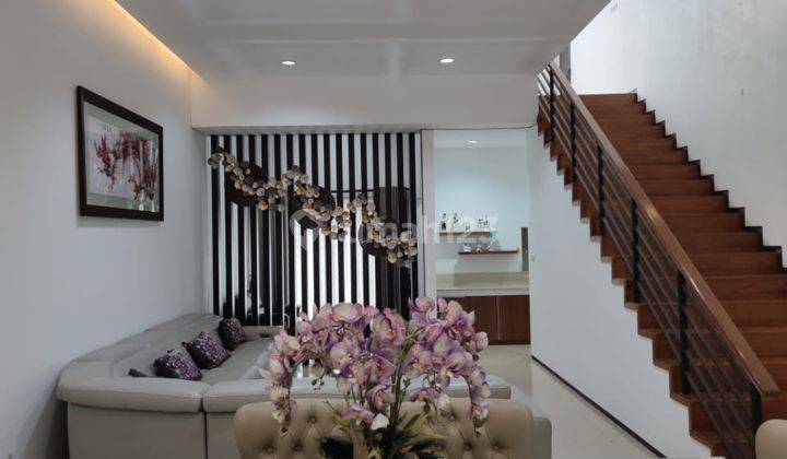 Rumah Dijual Modern Minimalis Lux di Area Singgasana Pradana 2