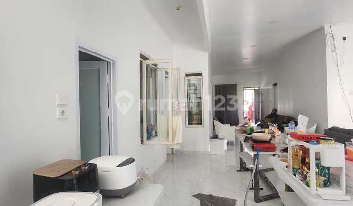 House for Sale Comfortable in Taman Holis Indah 2, Bandung 2