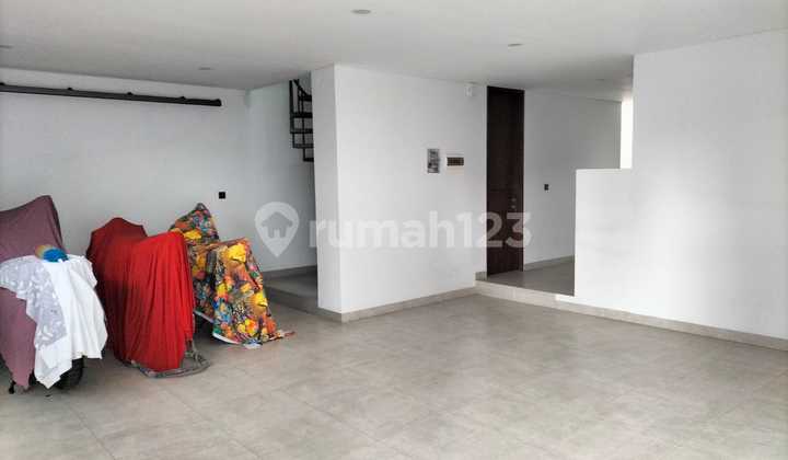 Rumah Bagus Unfurnished SHM Setra Duta, Bandung