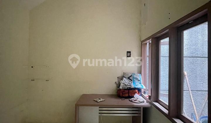 Business Space for Rent 2 Floors Suitable for Office on Mainroad Pasirkaliki 01 Business Space for Rent 2 Floors Suitable for Office on Mainroad Pasirkaliki 01