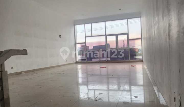 For Rent: Strategic 3-Story Shop House in Amir Mahmud Area, Cimahi 1