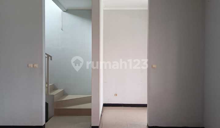 Rumah Dijual Nyaman Strategis di Area Sommerville, Tki 5 Bandung 30 2