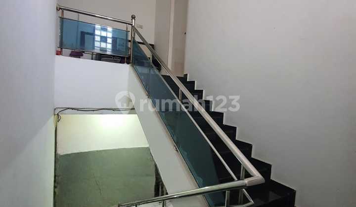 Rumah Dijual Luas Semi Furnished di Area Kurdi, Bandung 06 2