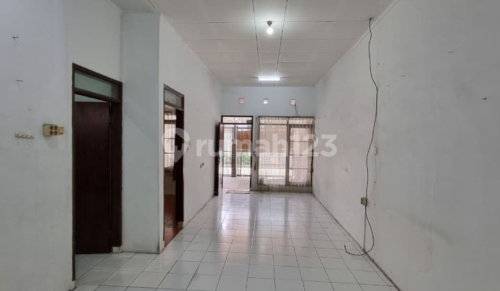 Rumah Dijual Nyaman Minimalis di Taman Kopo Indah 2, Bandung 03
