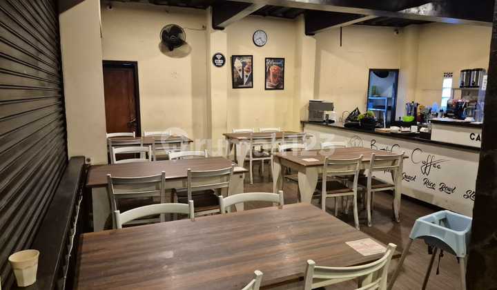 Ruko Dijual Siap Usaha di Pinggir Jalan Sarijadi , Bandung 03 Ruko Dijual Siap Usaha di Pinggir Jalan Sarijadi , Bandung 03